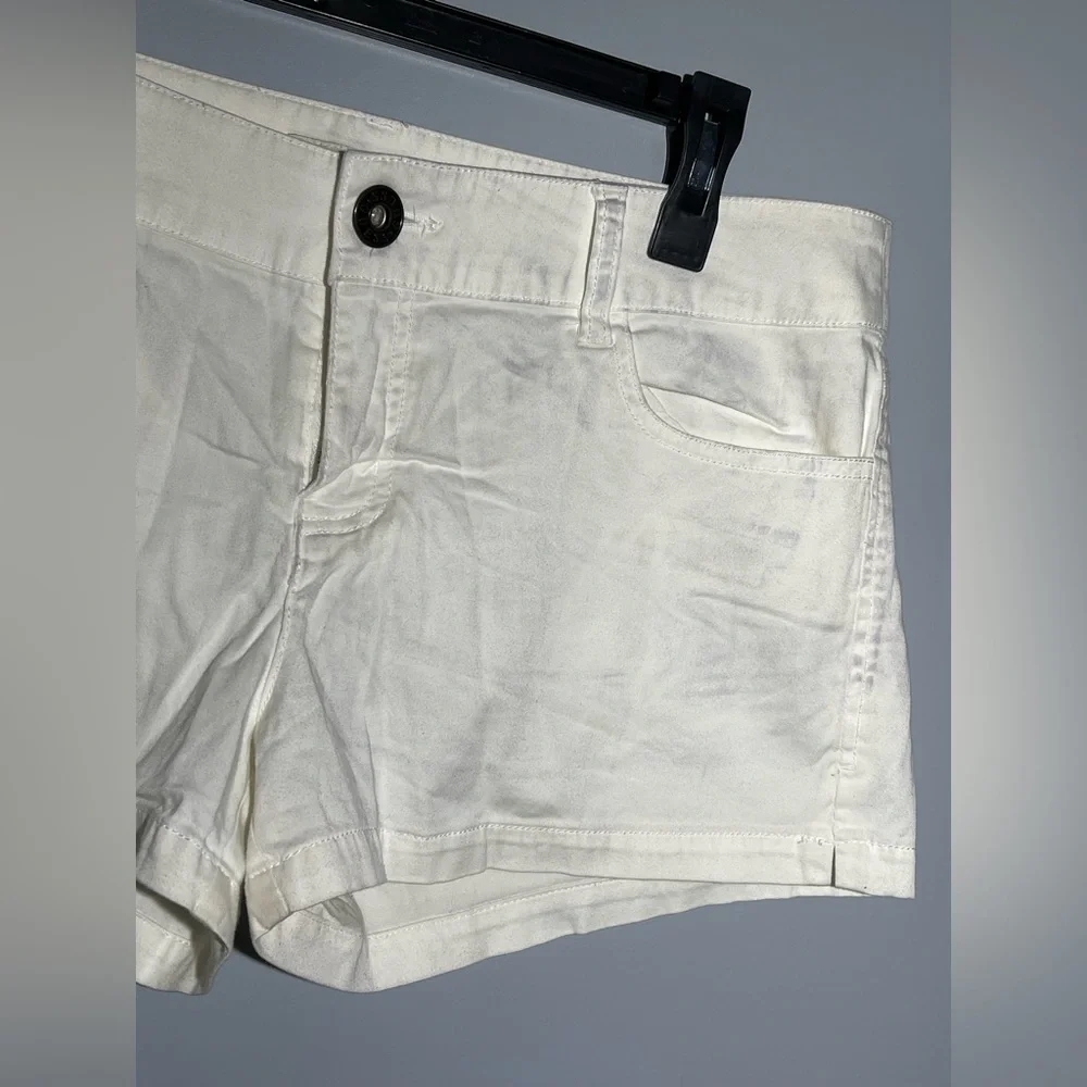 Guess White Jean Shorts Casual Style - Picture 3 of 12